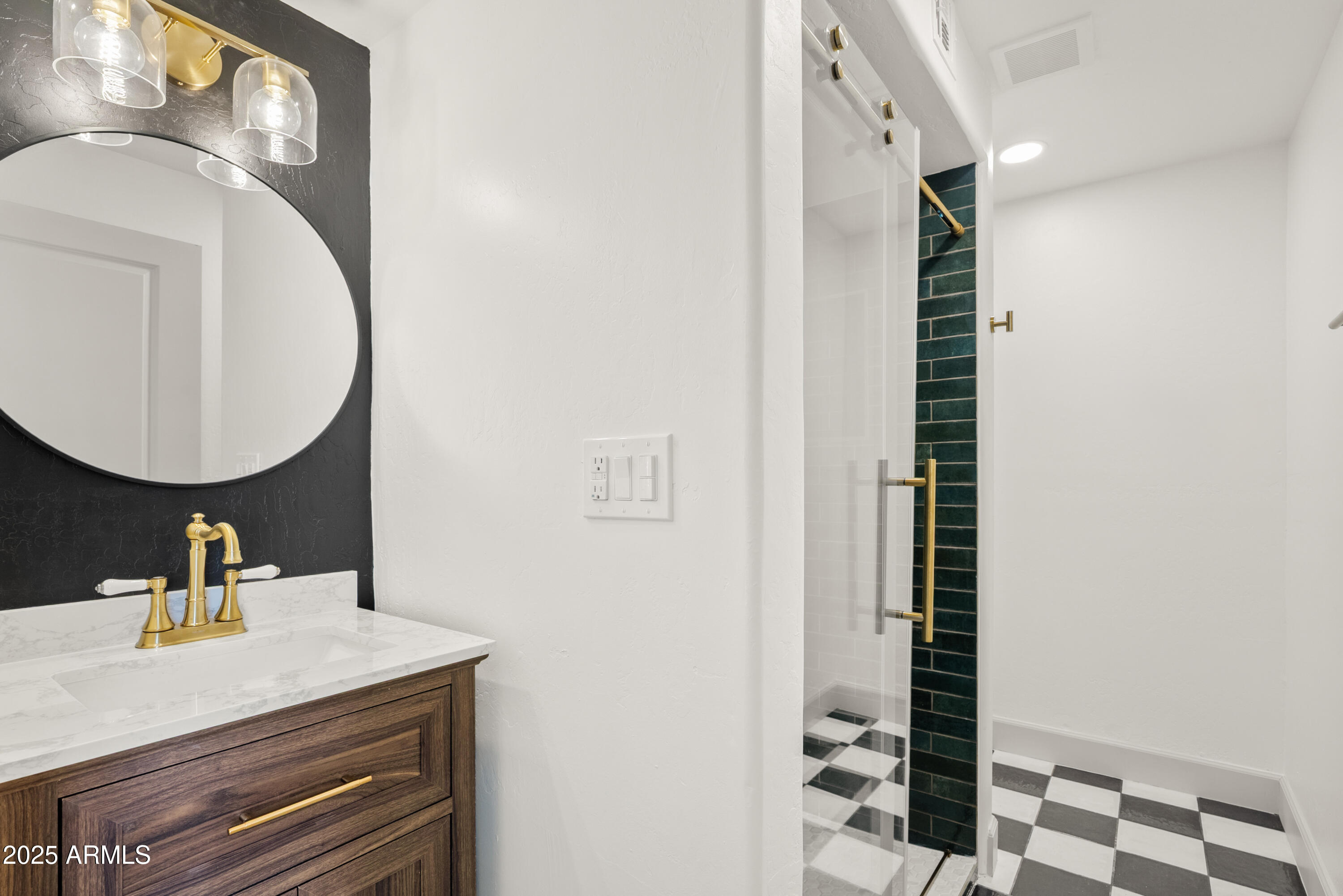 610 E SAN JUAN Avenue