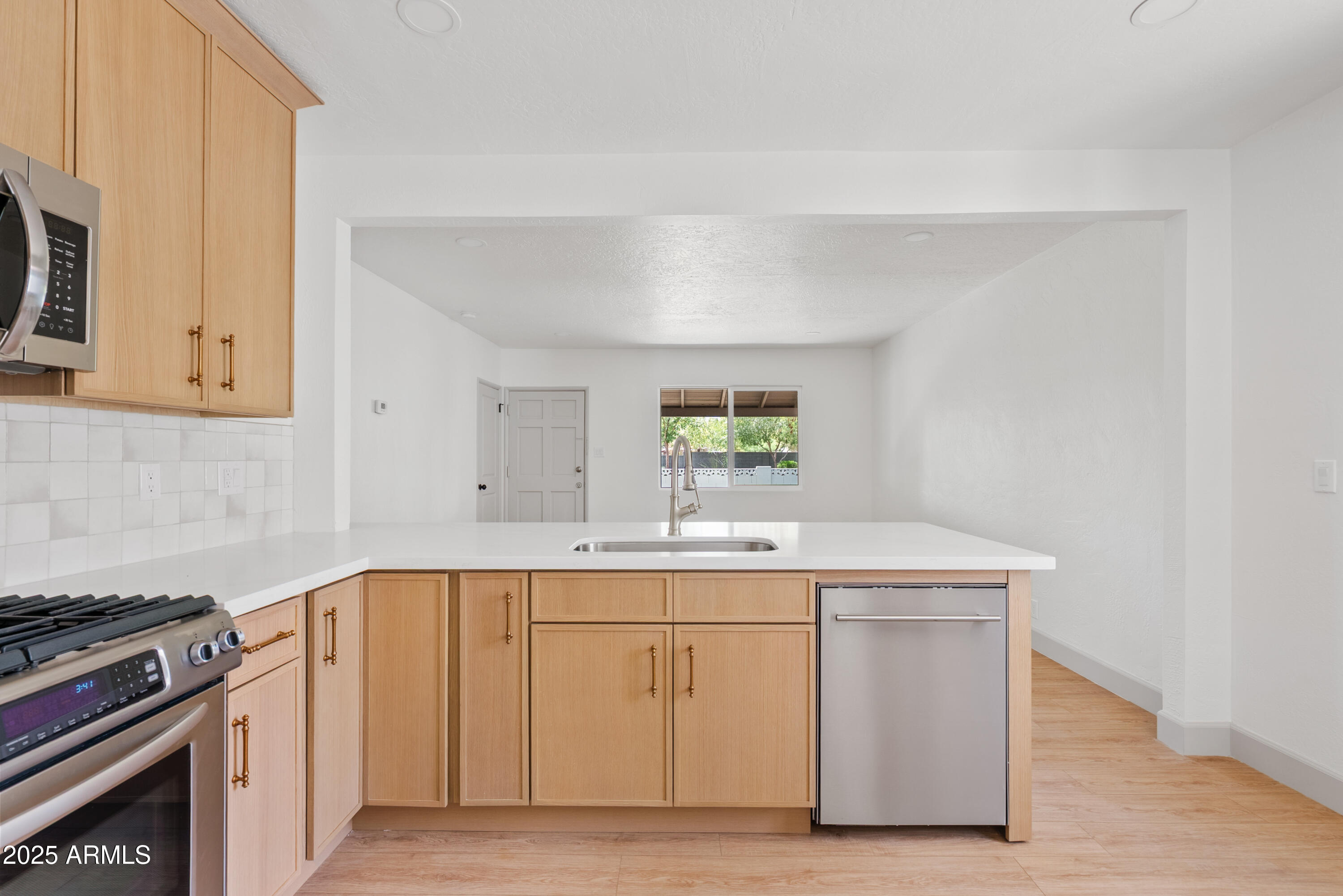 610 E SAN JUAN Avenue