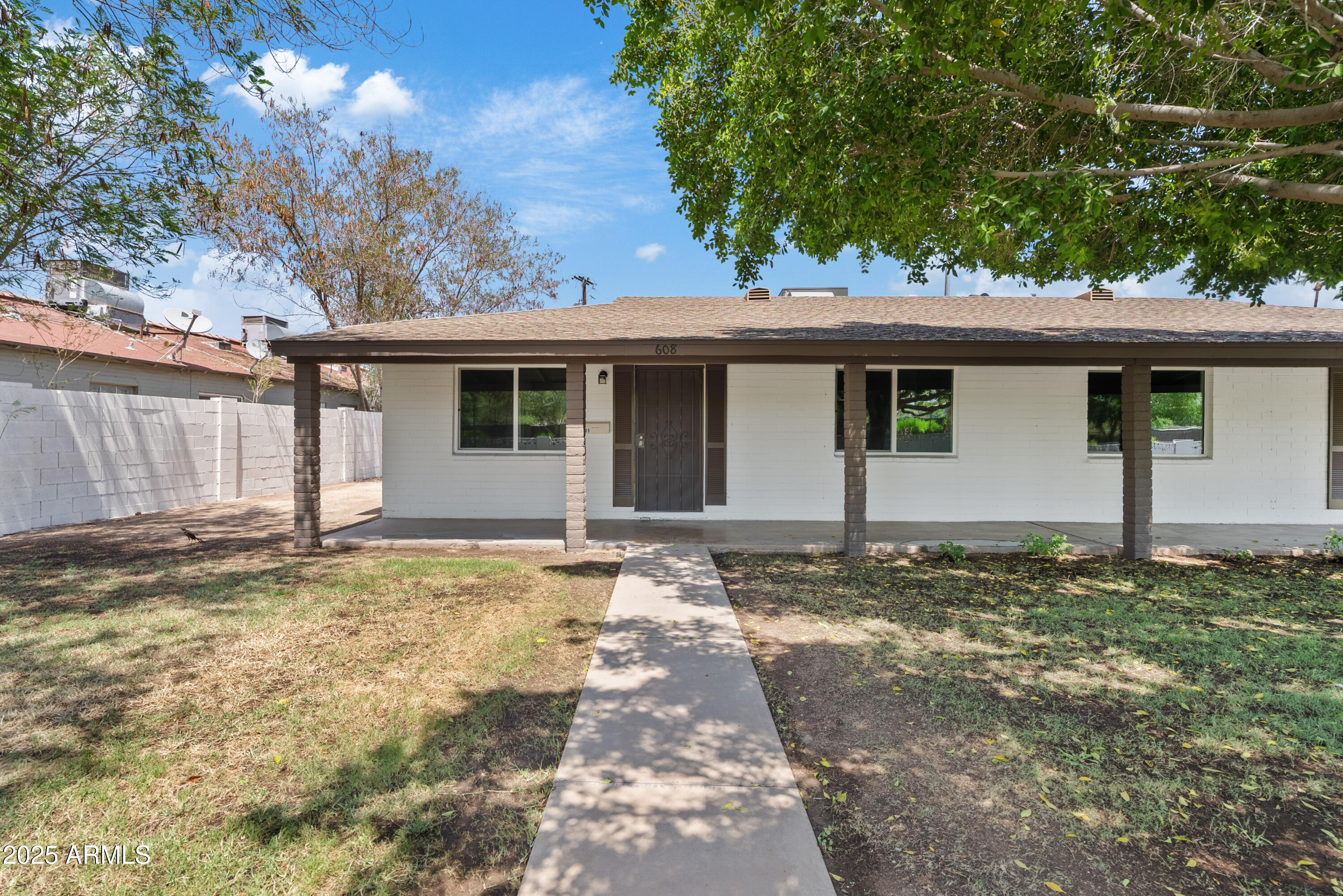 610 E SAN JUAN Avenue