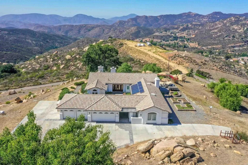 2801 El Camino Verde