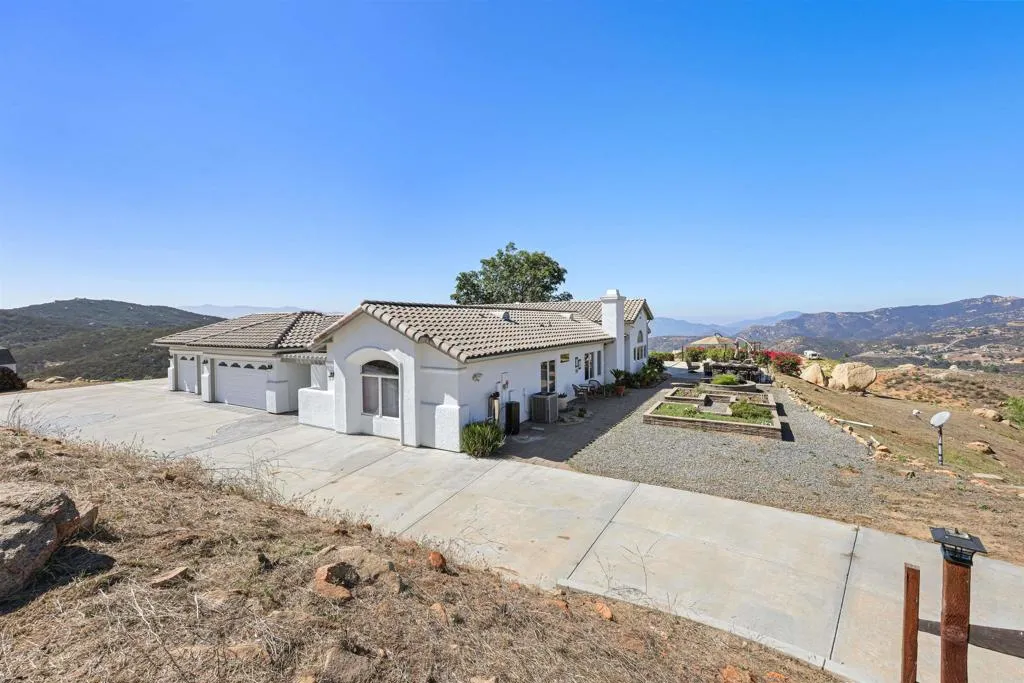 2801 El Camino Verde