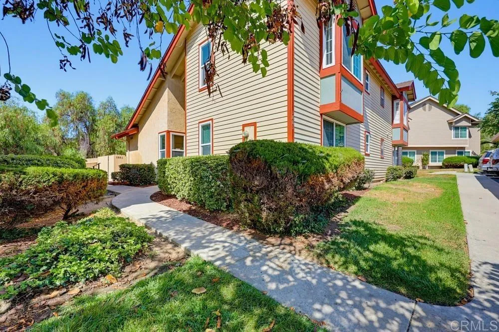 1881 Manzana Way