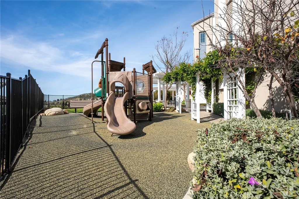 371 Fitzpatrick Rd Unit 102