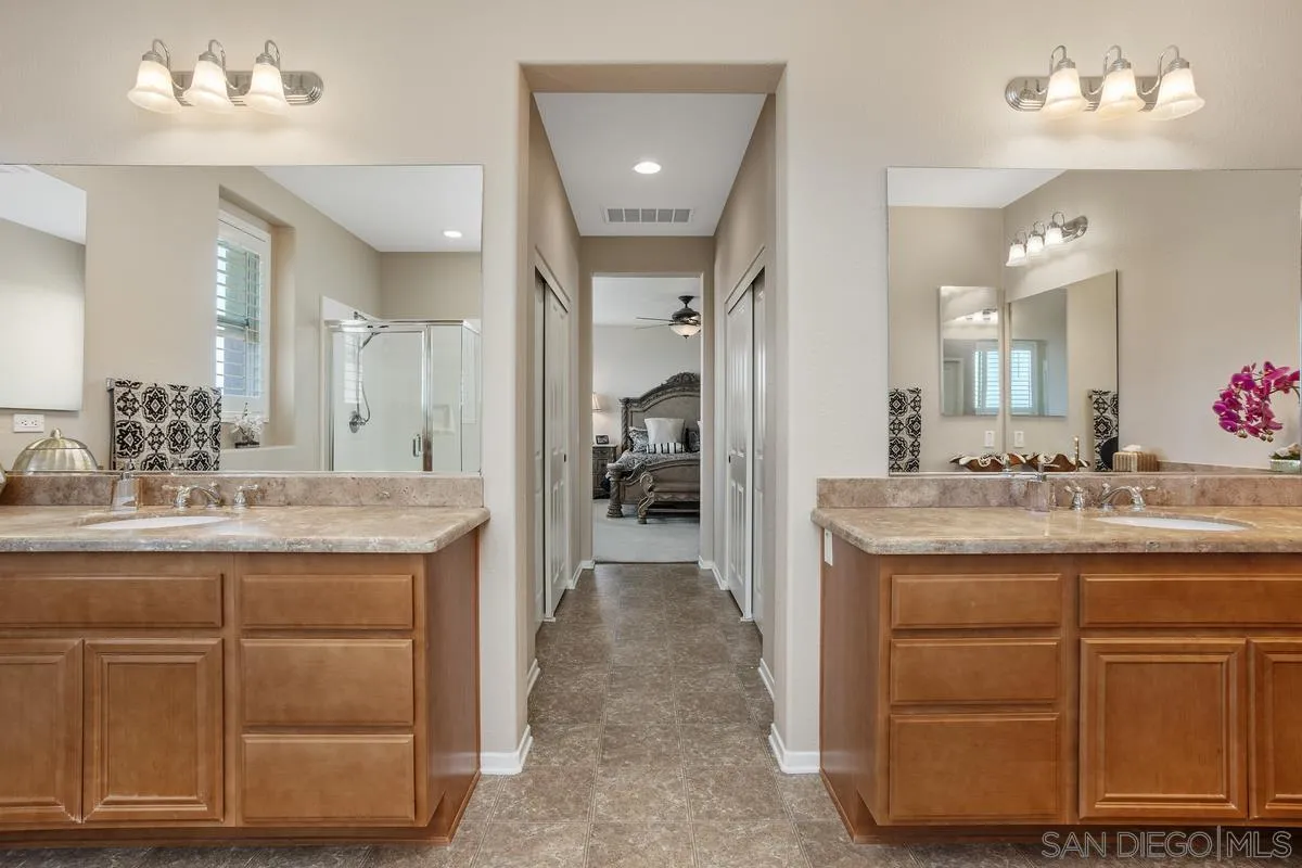 1079 Vista Pointe Blvd