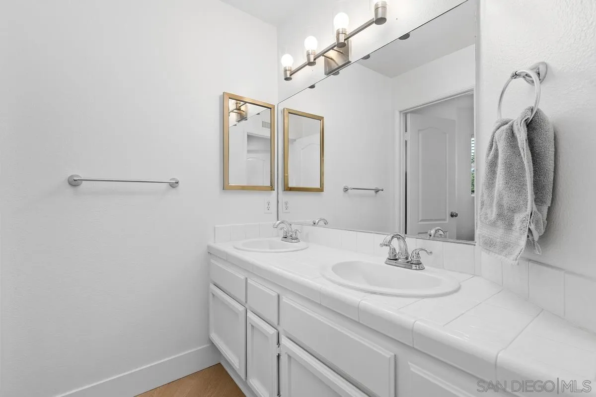 4802 Baroque Terrace