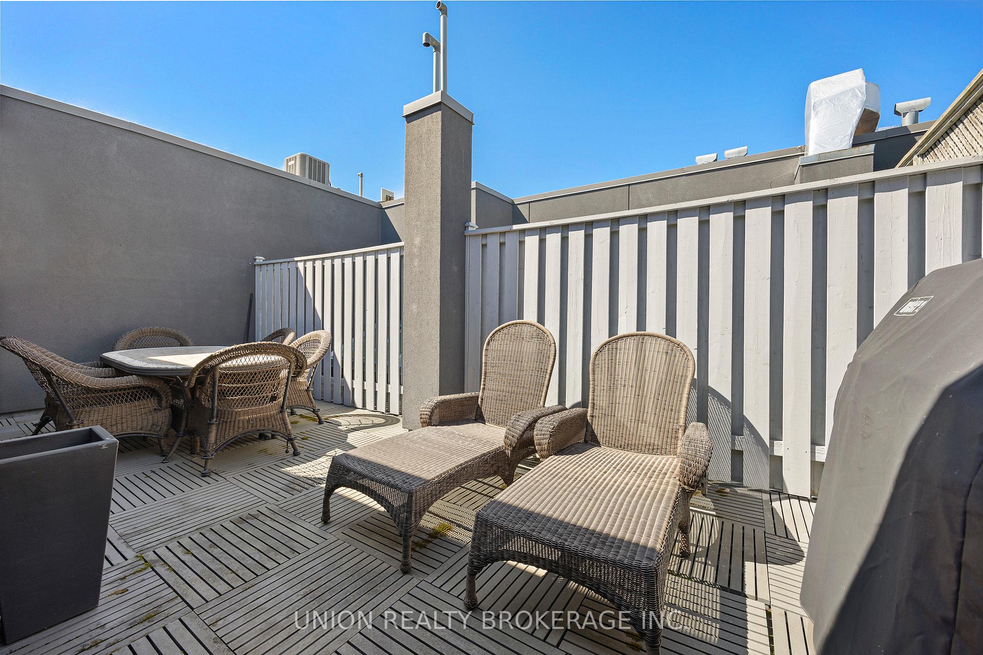 #303 - 1852 Queen Street, Toronto Unit: 303