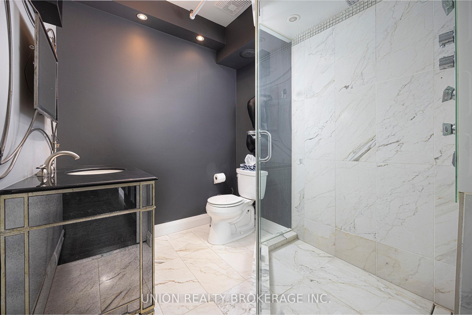 #303 - 1852 Queen Street, Toronto Unit: 303