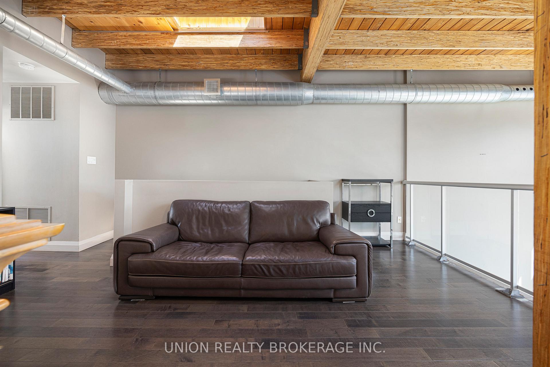 #303 - 1852 Queen Street, Toronto Unit: 303