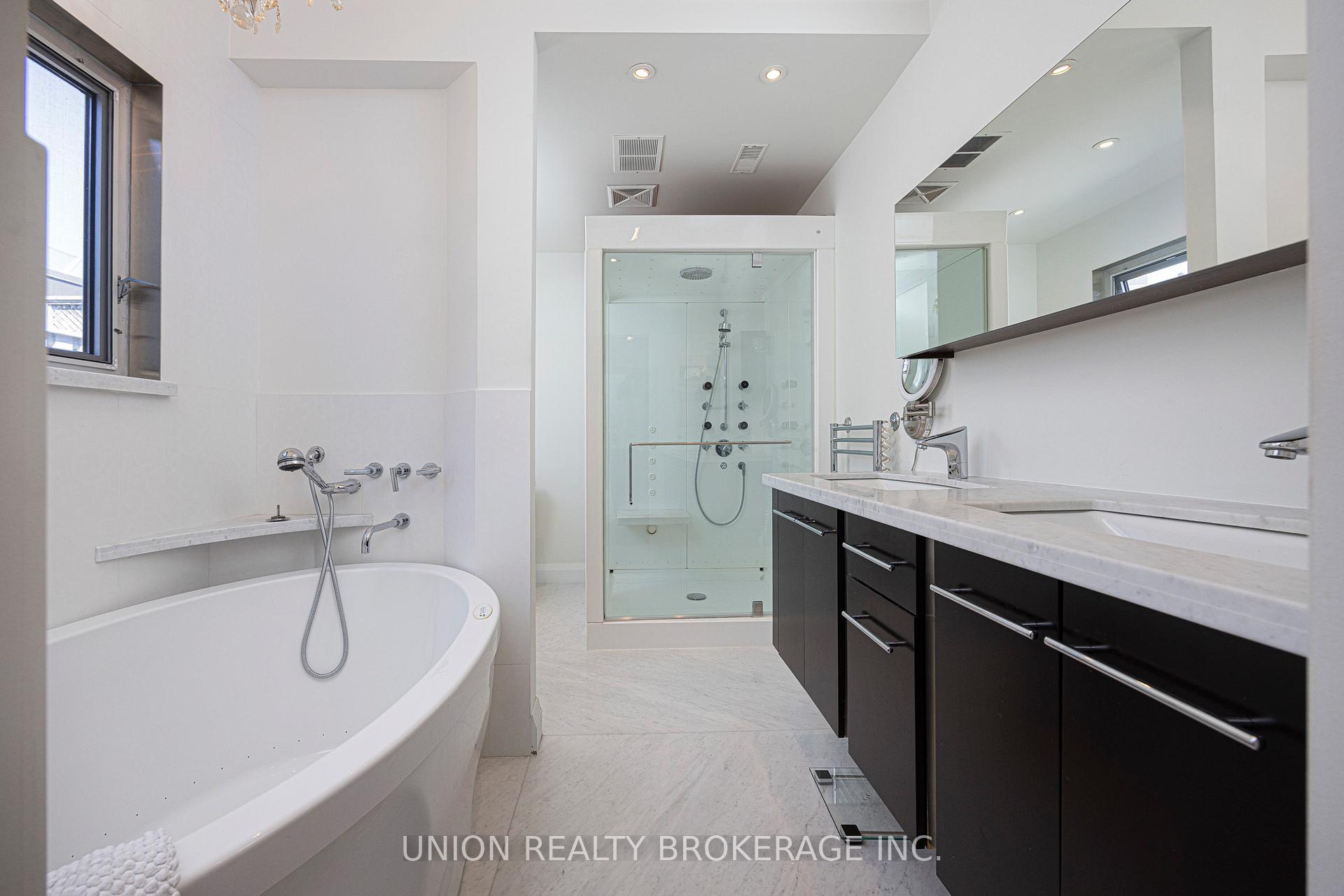 #303 - 1852 Queen Street, Toronto Unit: 303