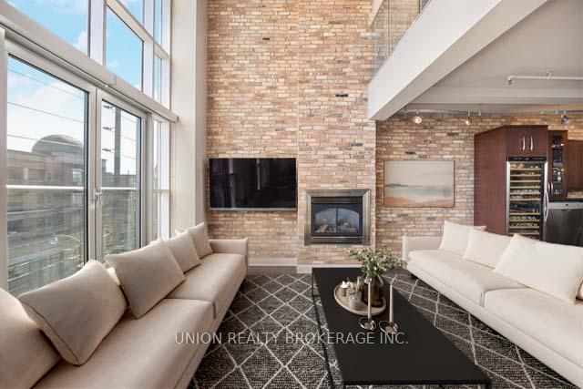#303 - 1852 Queen Street, Toronto Unit: 303