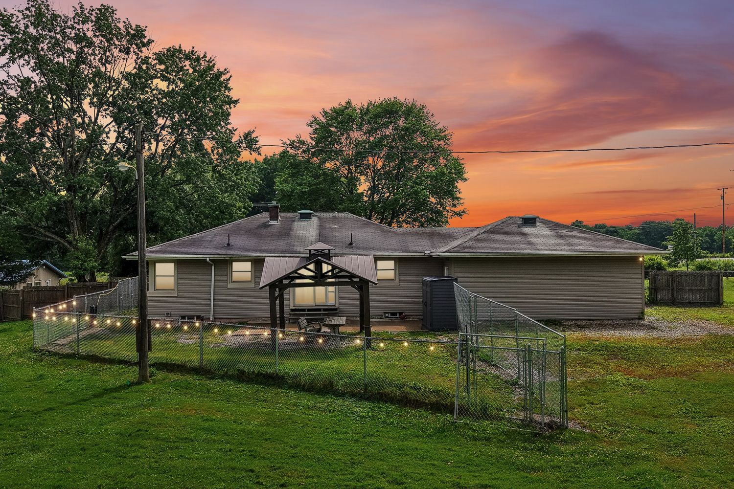 1593 Mercer Grove City ROAD