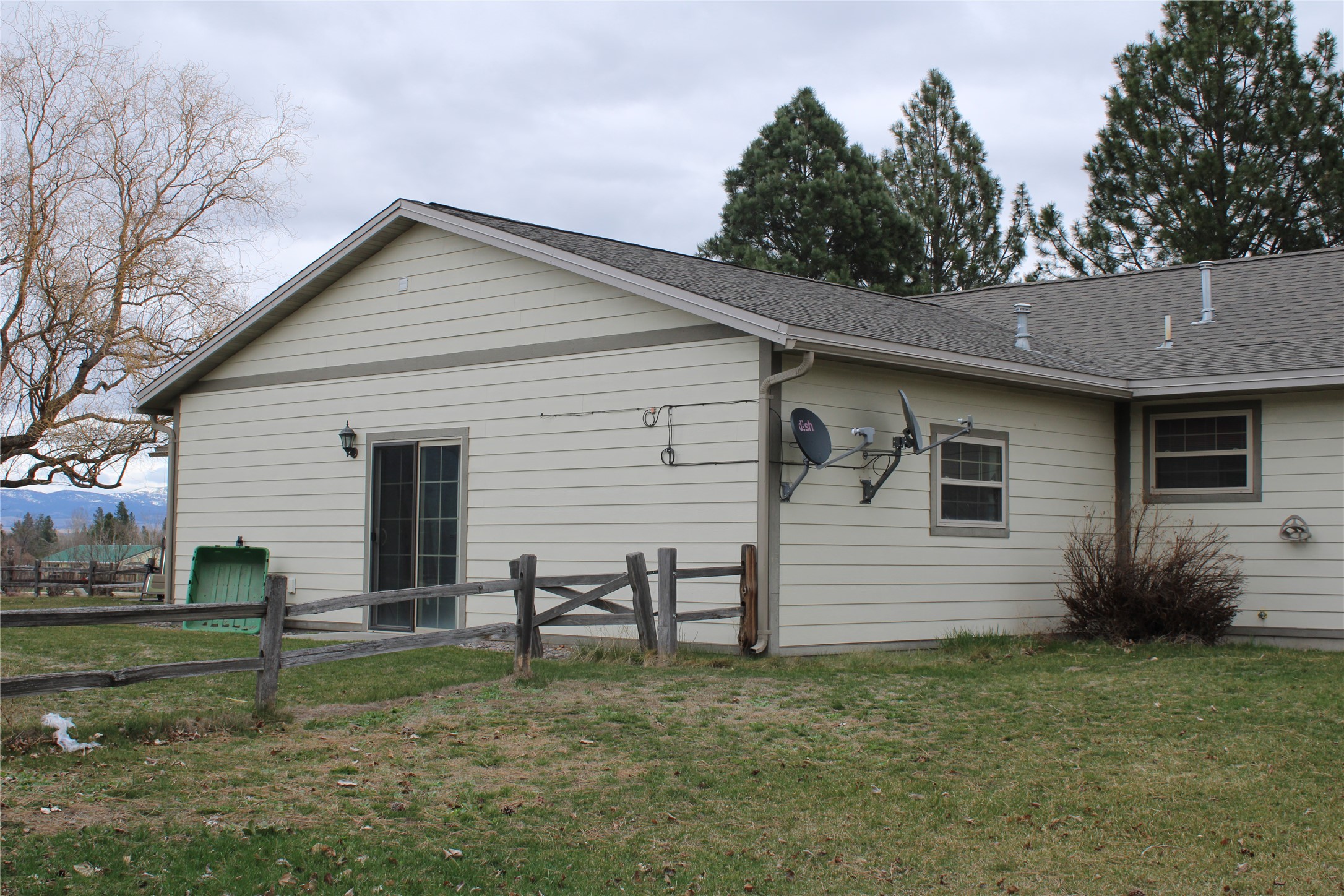 3950 & 3952 Houk Way