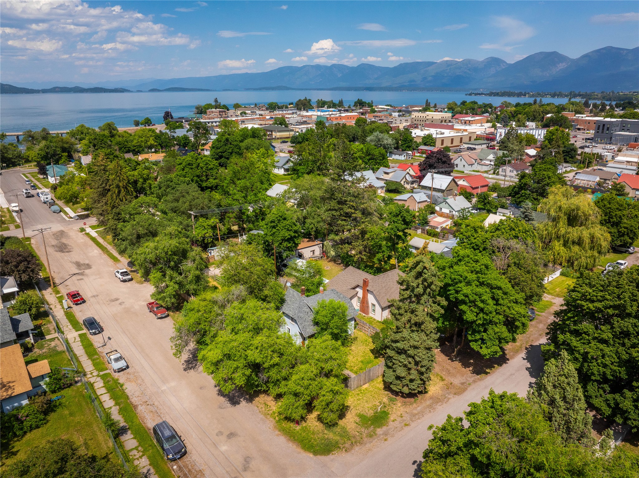 116 6th Avenue W
