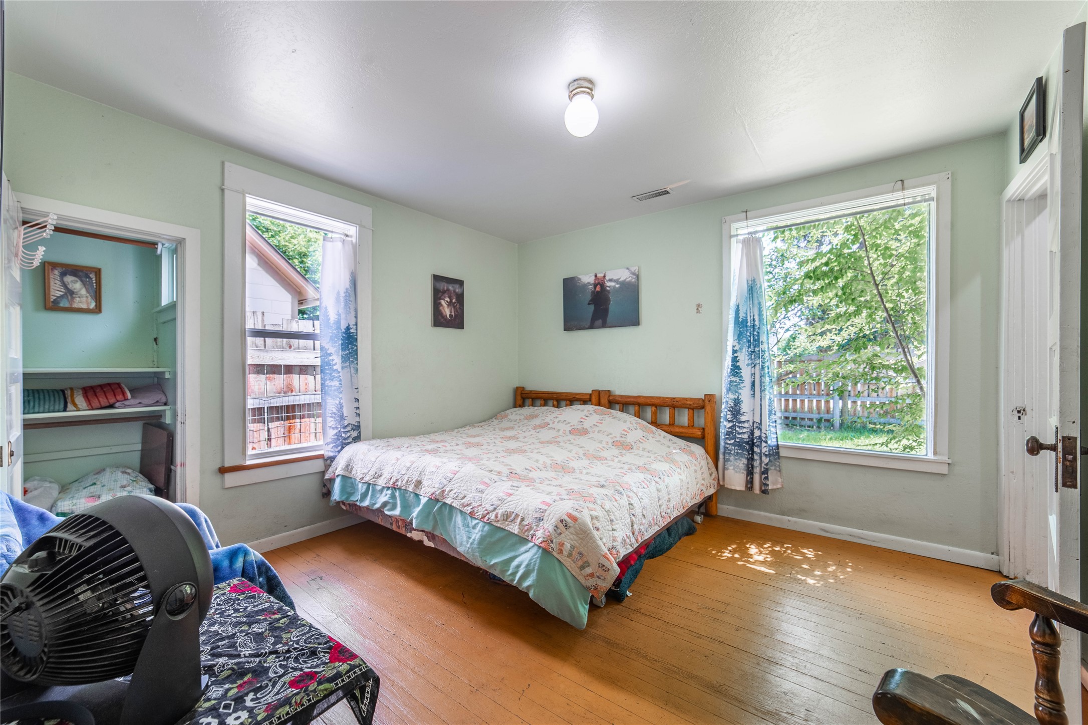 116 6th Avenue W