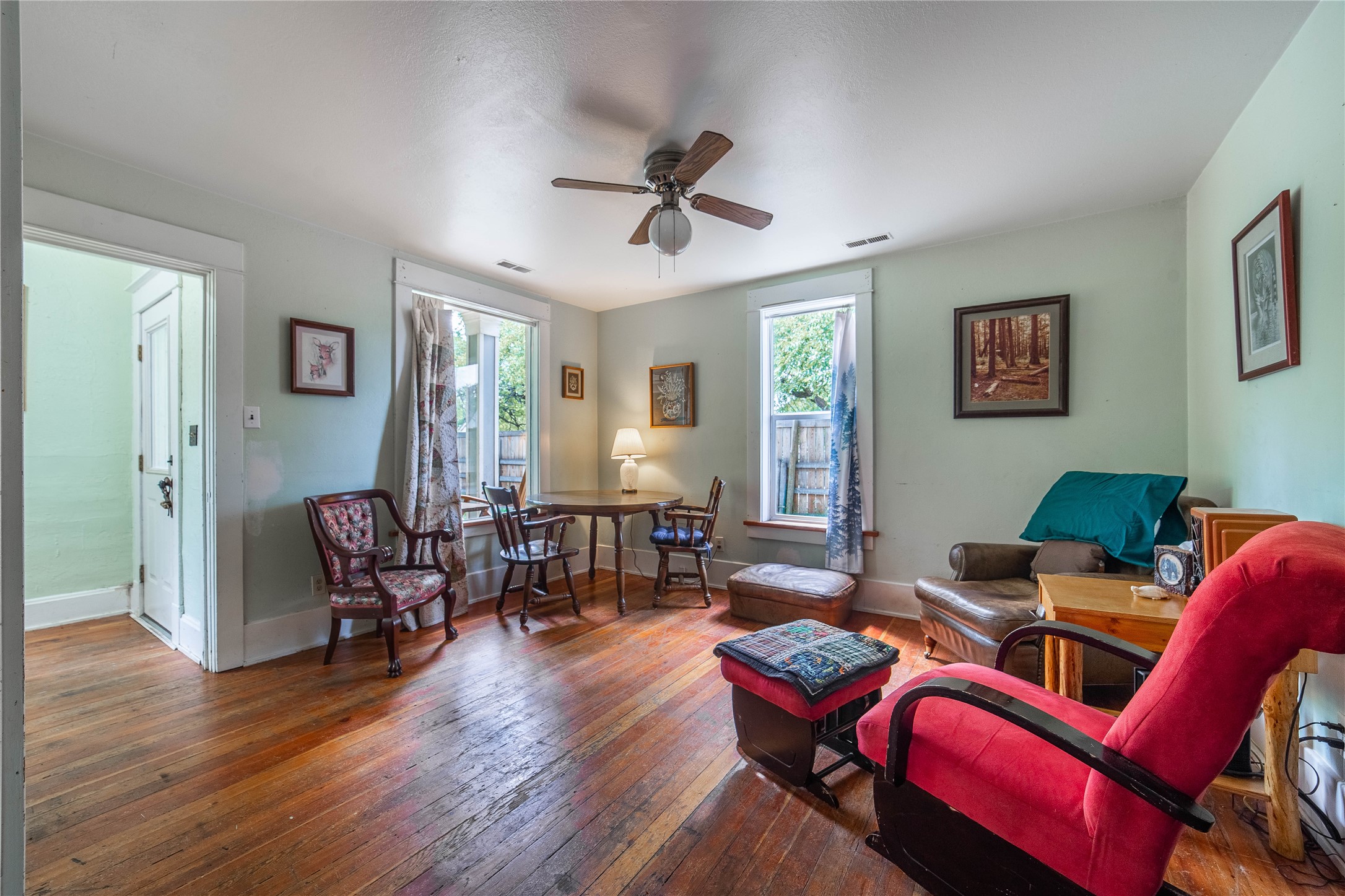 116 6th Avenue W