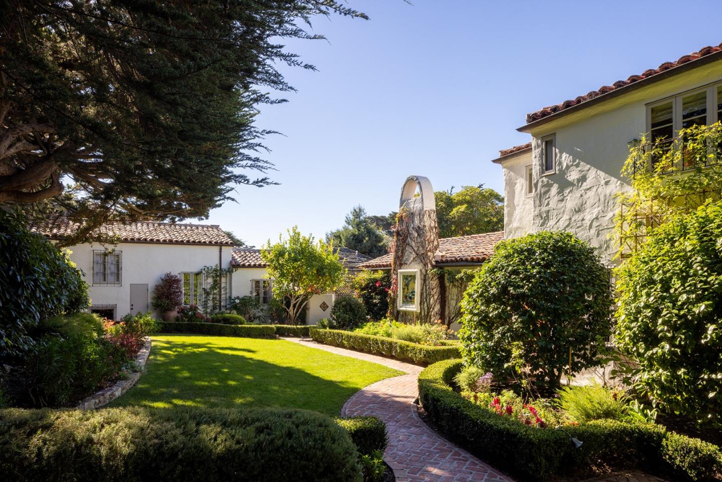 0 Carmelo 2 NW of 10th ST