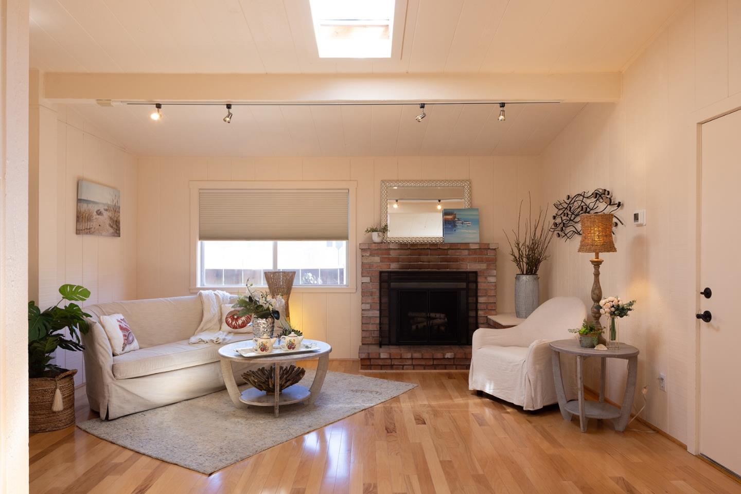 824 2nd ST
