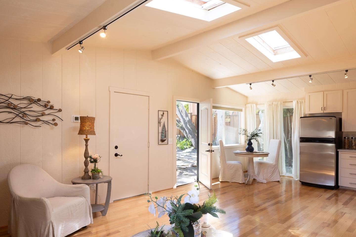 824 2nd ST
