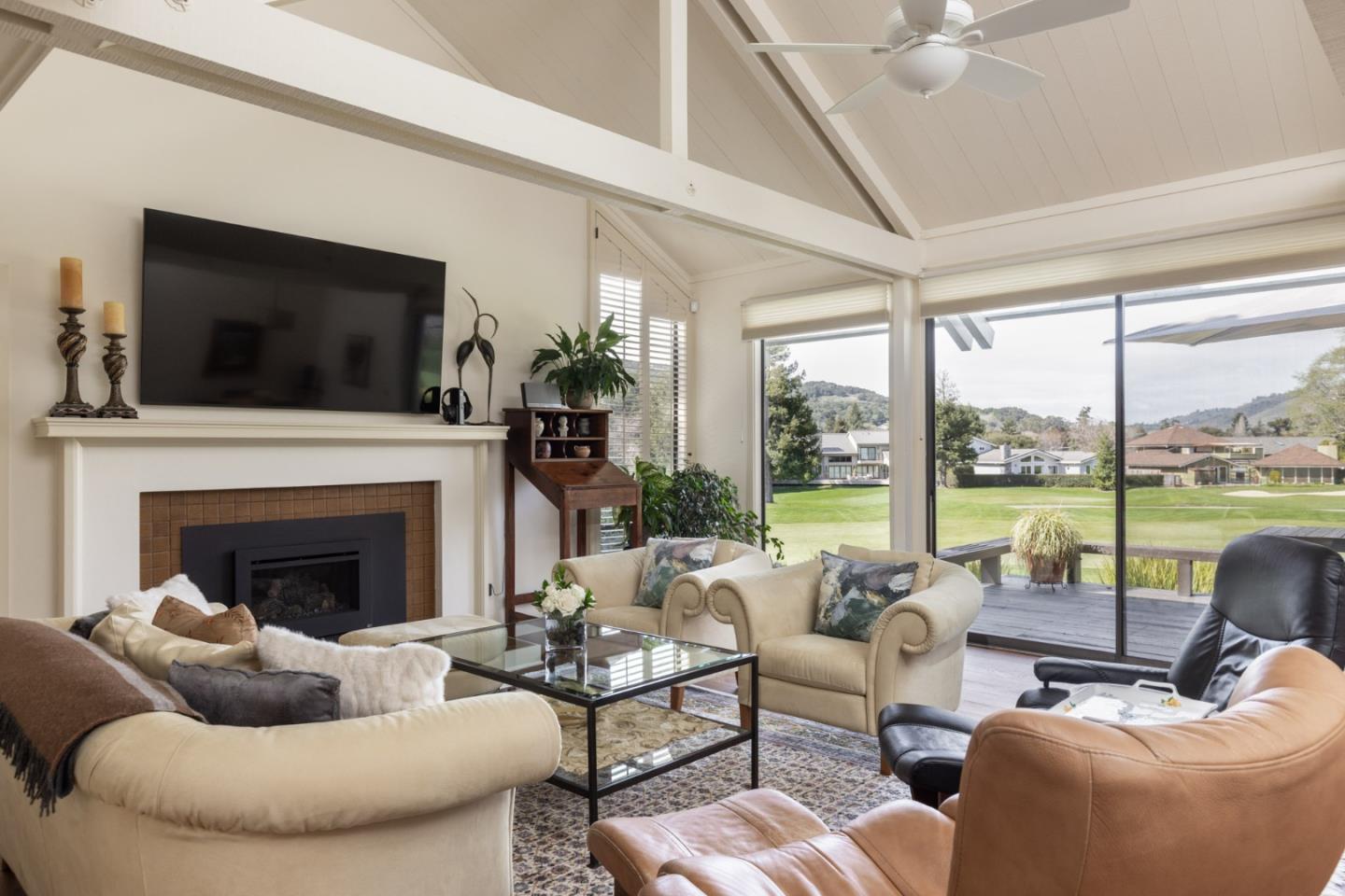 9565 Oak CT