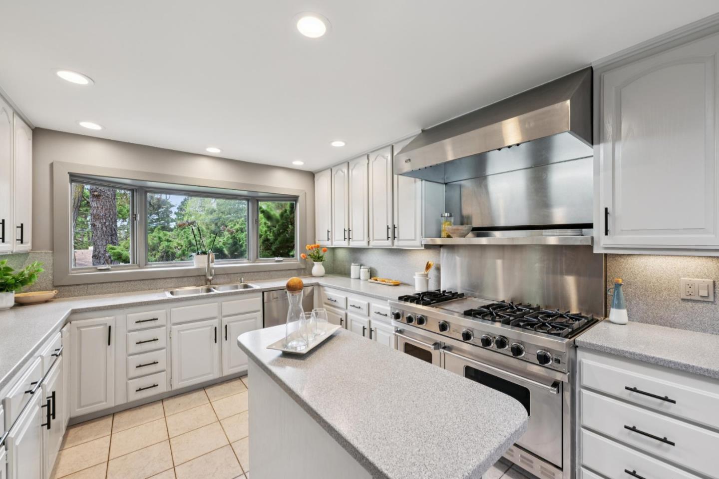 4083 Sunset Lane