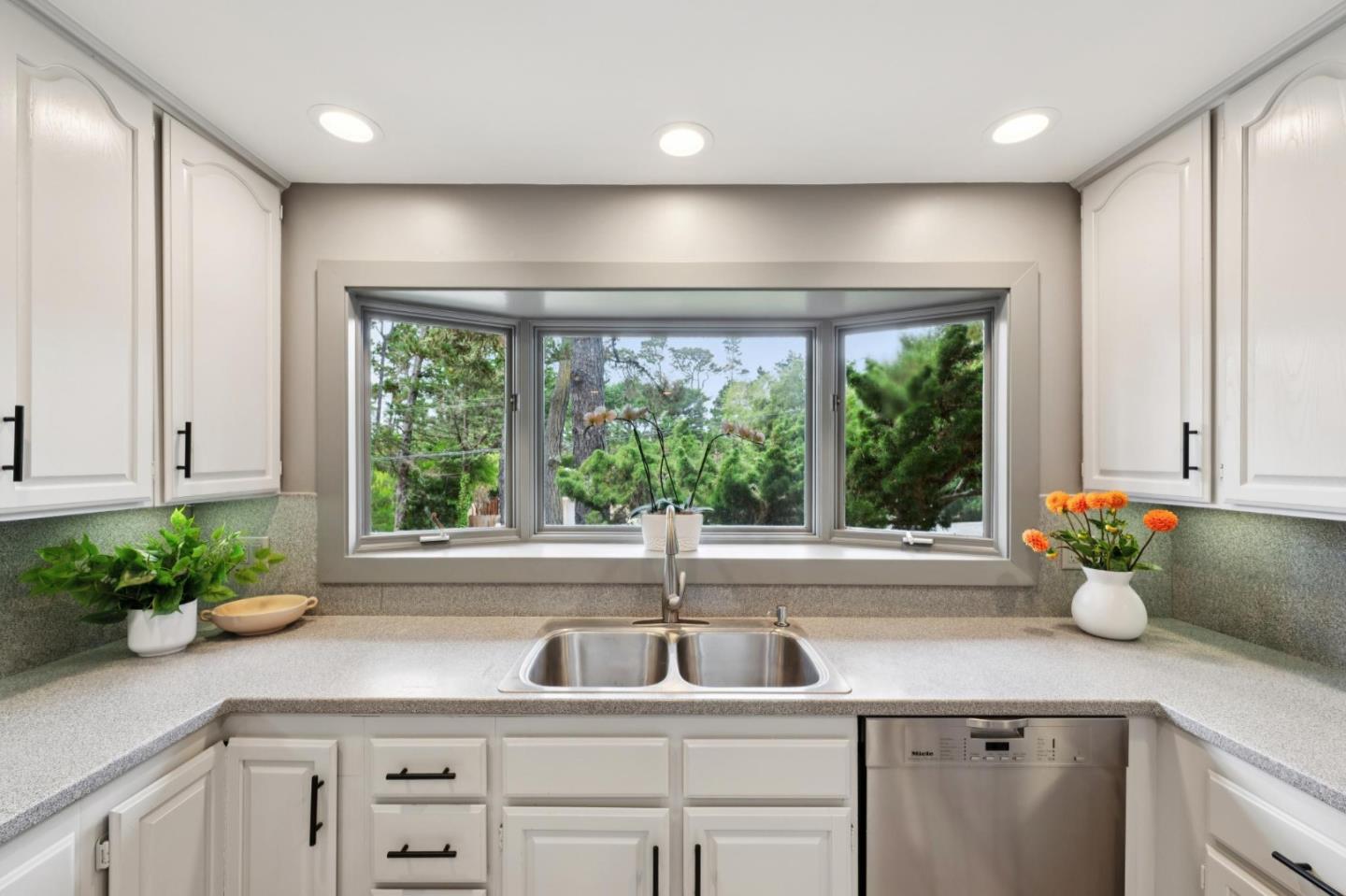 4083 Sunset Lane