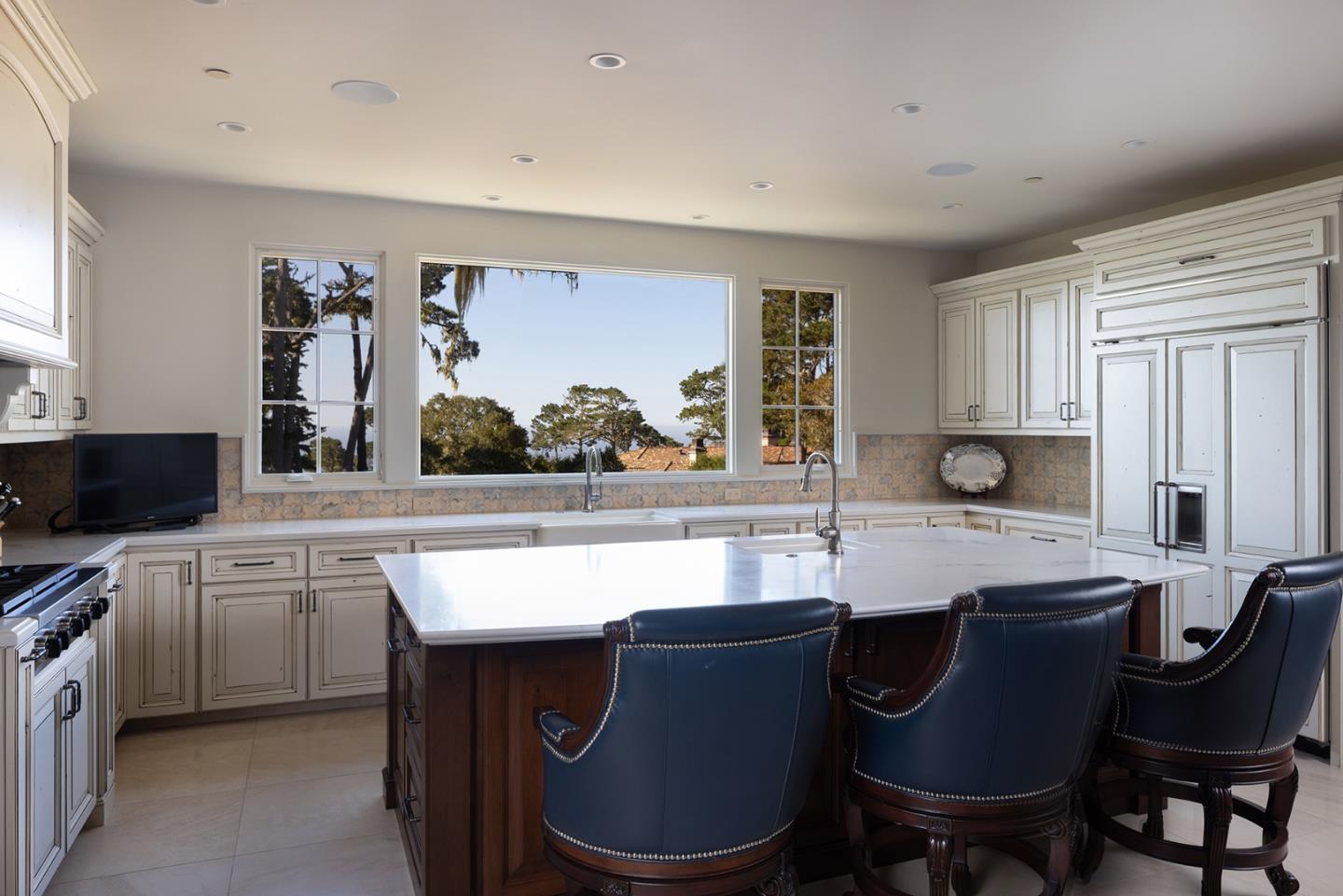 1540 Viscaino Road