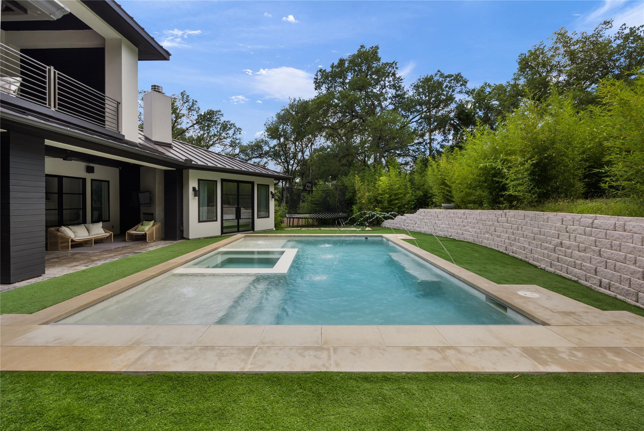 5103 ROLLINGWOOD DR