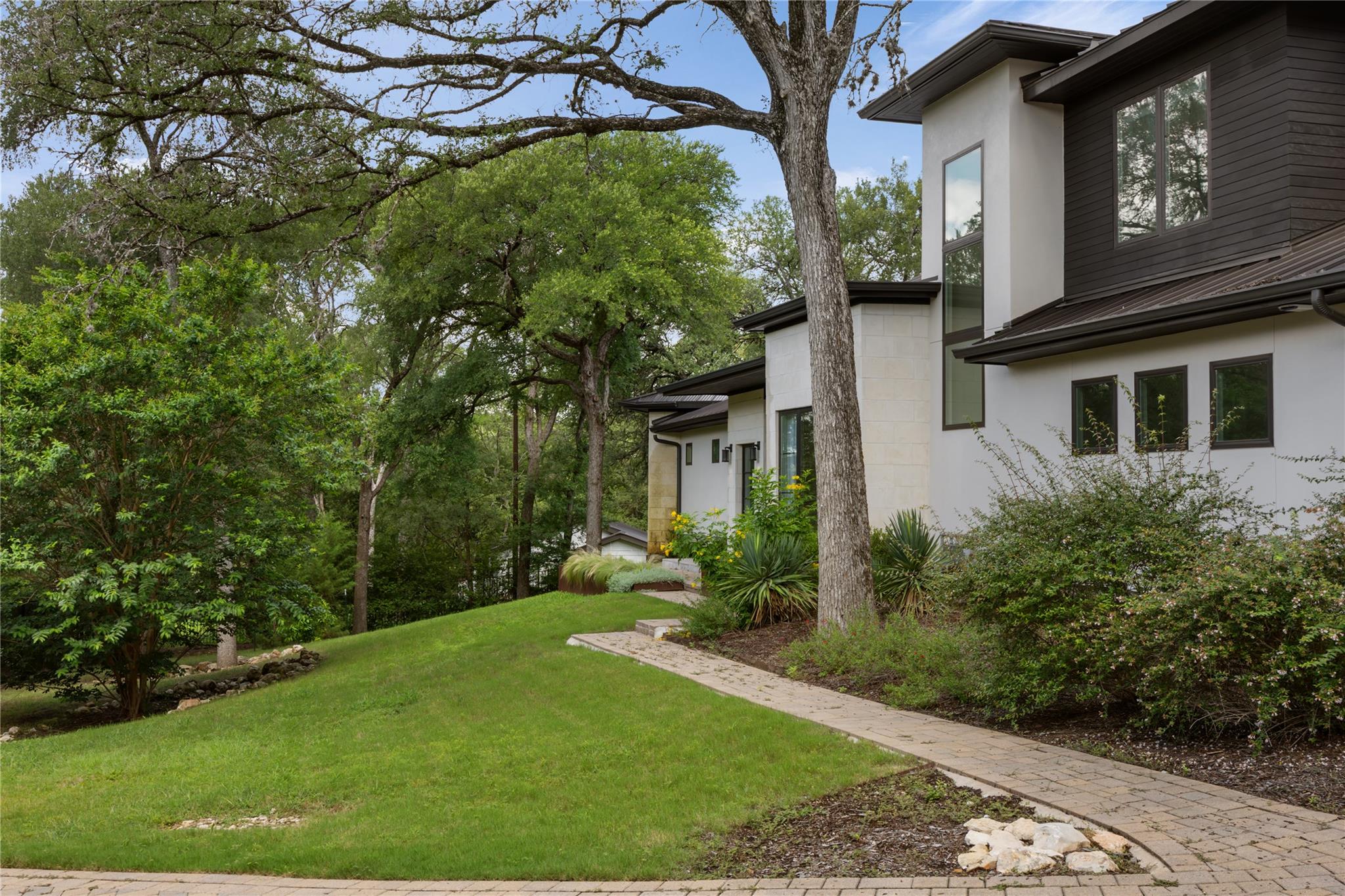 5103 ROLLINGWOOD DR