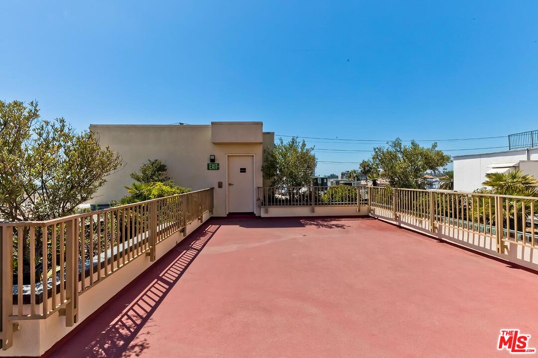 1241 S Westgate Ave Unit: 203