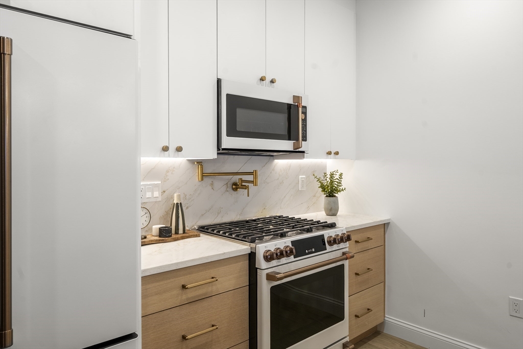 51 North Margin St # 1