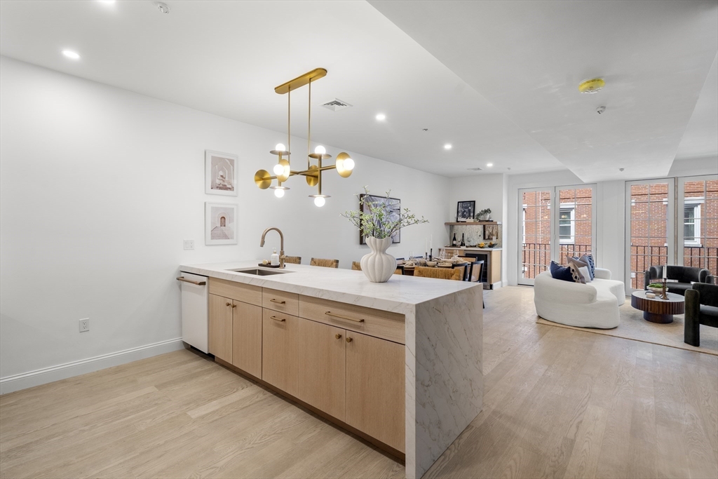 51 North Margin St # 3