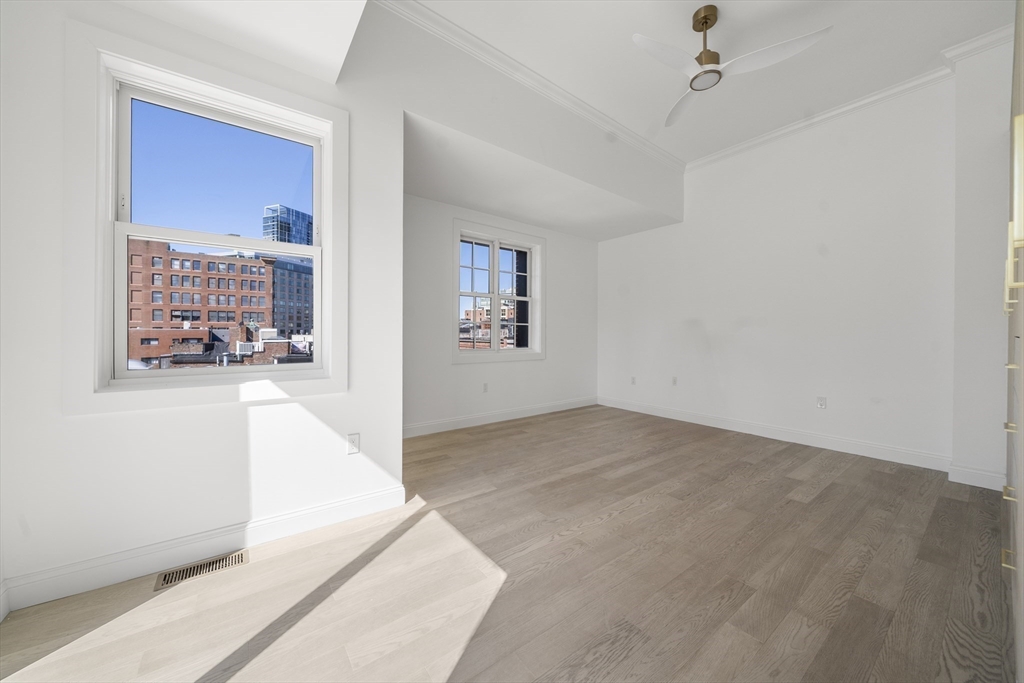 51 North Margin St # 4