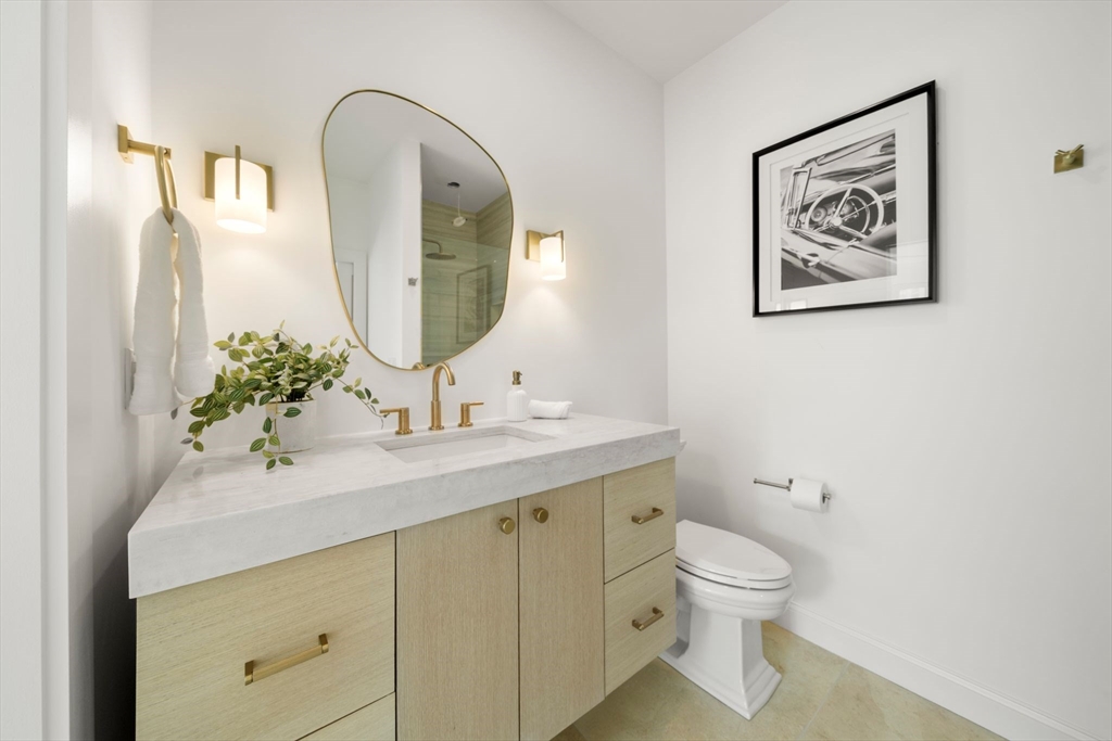 51 North Margin St Unit: uph4
