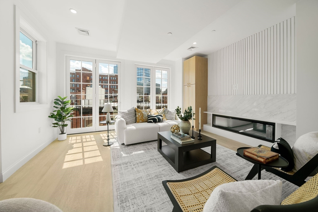 51 North Margin St Unit: uph4