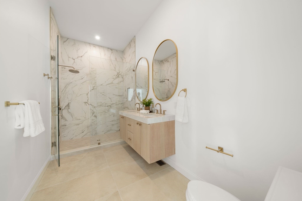 51 North Margin St Unit: uph4