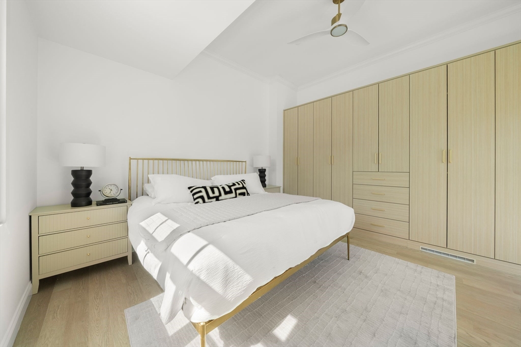 51 North Margin St Unit: uph4