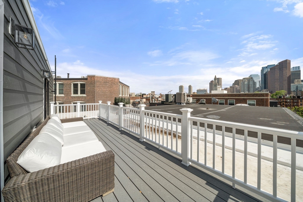 51 North Margin St Unit: uph4