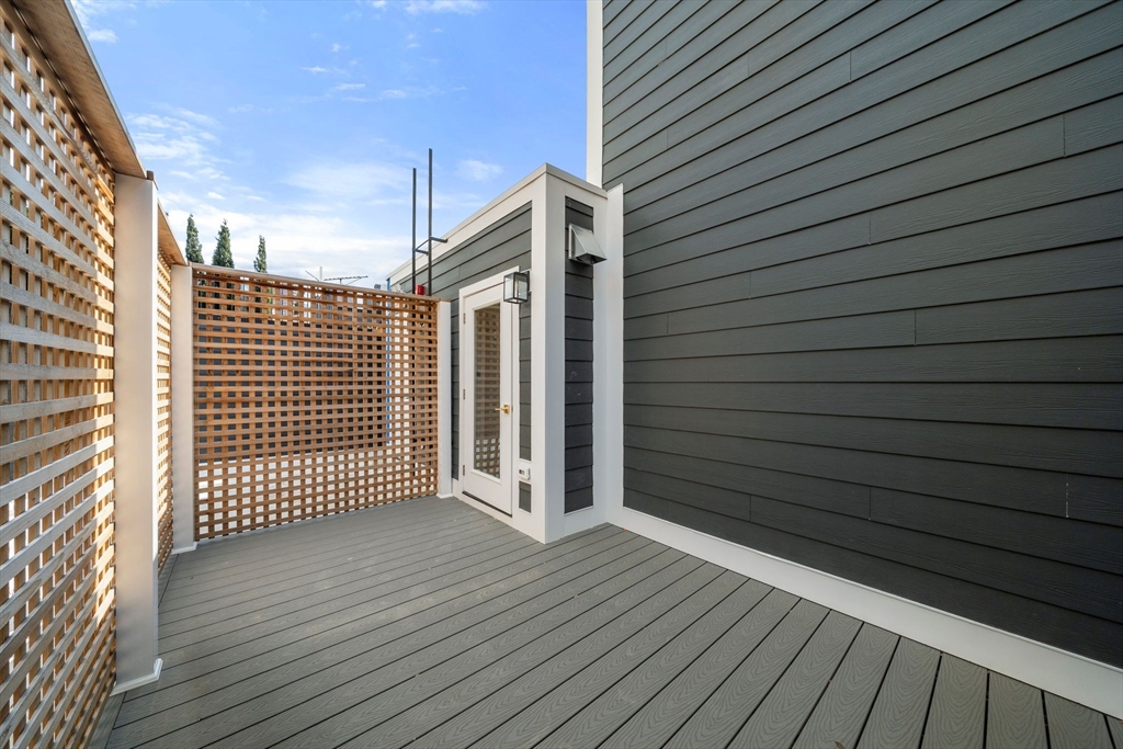 51 North Margin St Unit: uph4