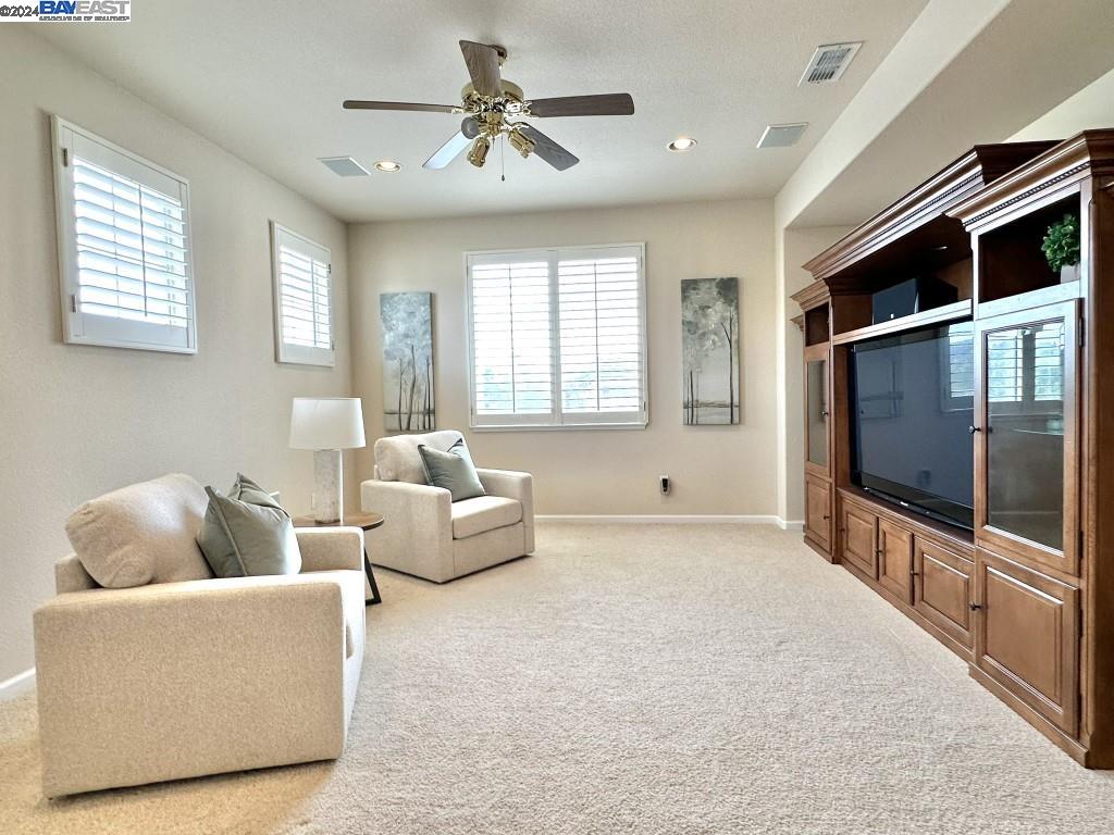 5192 Silver Birch Dr