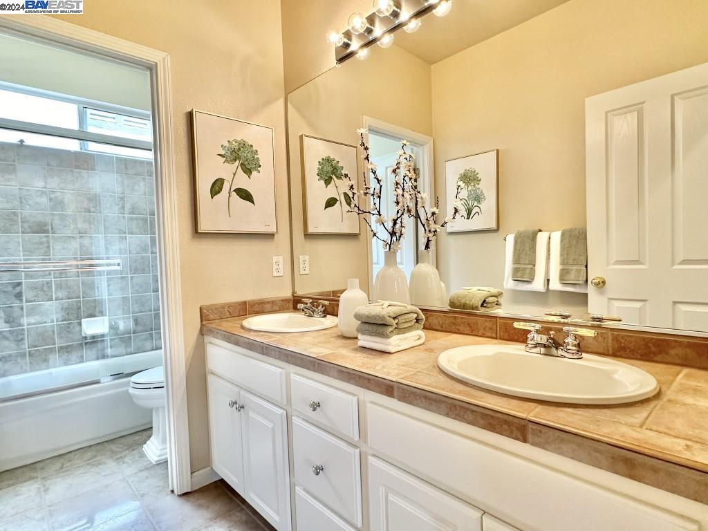 5192 Silver Birch Dr