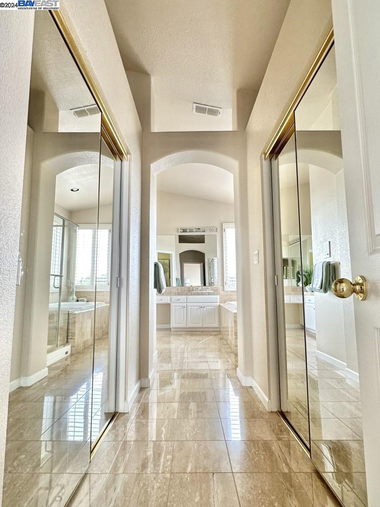 5192 Silver Birch Dr