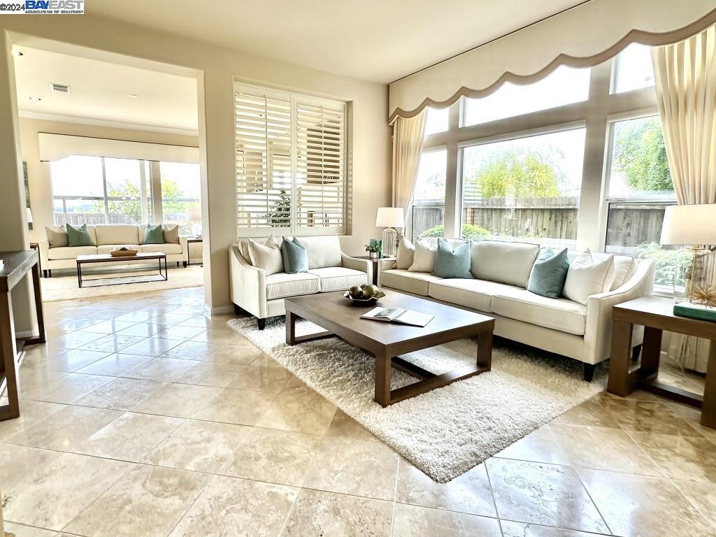 5192 Silver Birch Dr