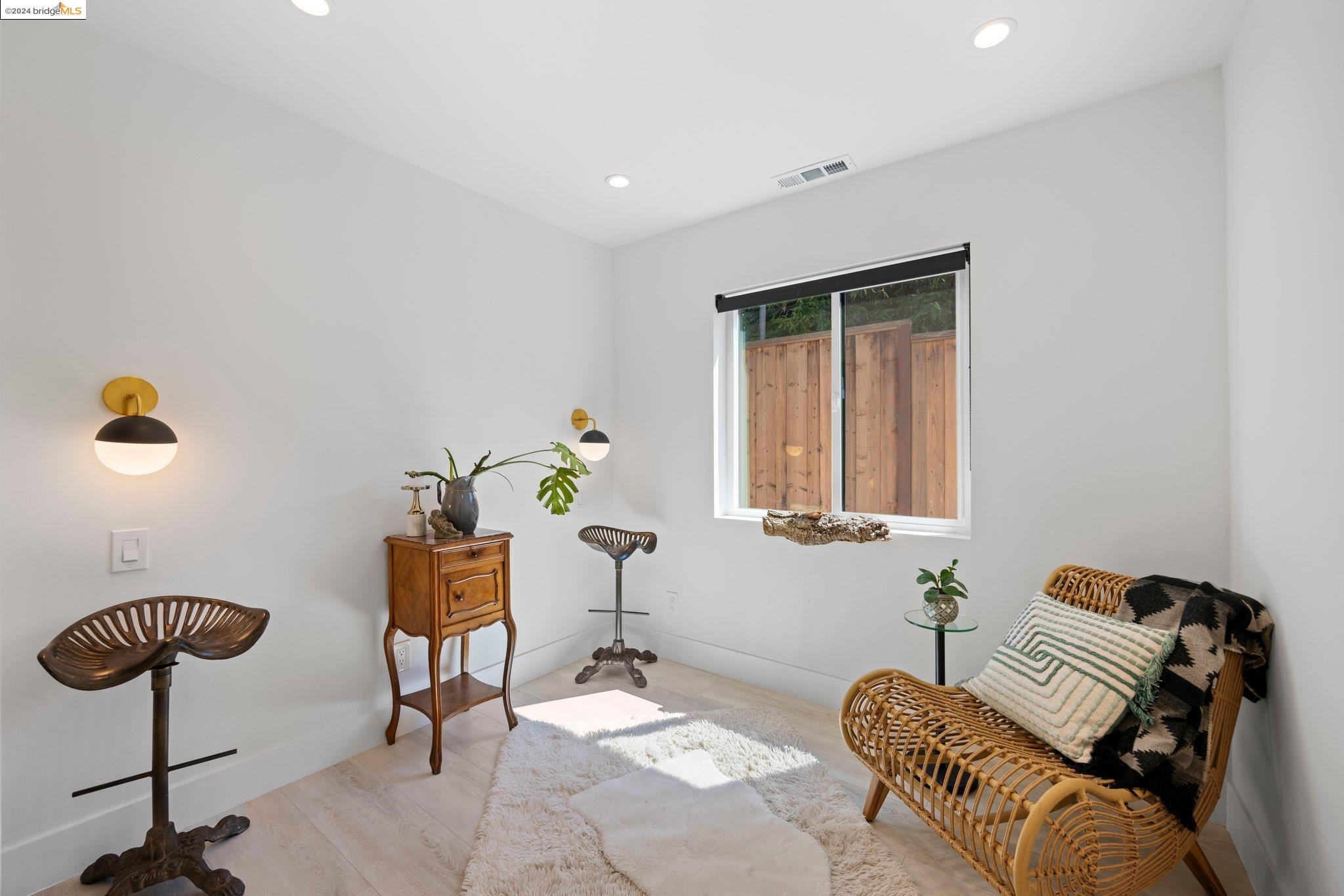 174 Santa Clara