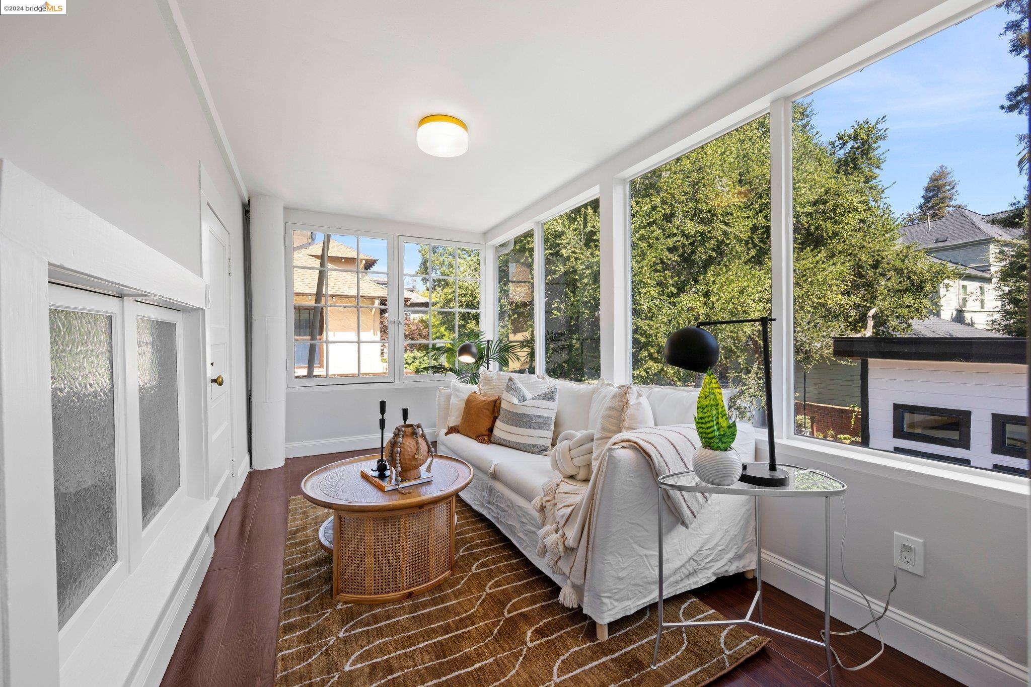 174 Santa Clara