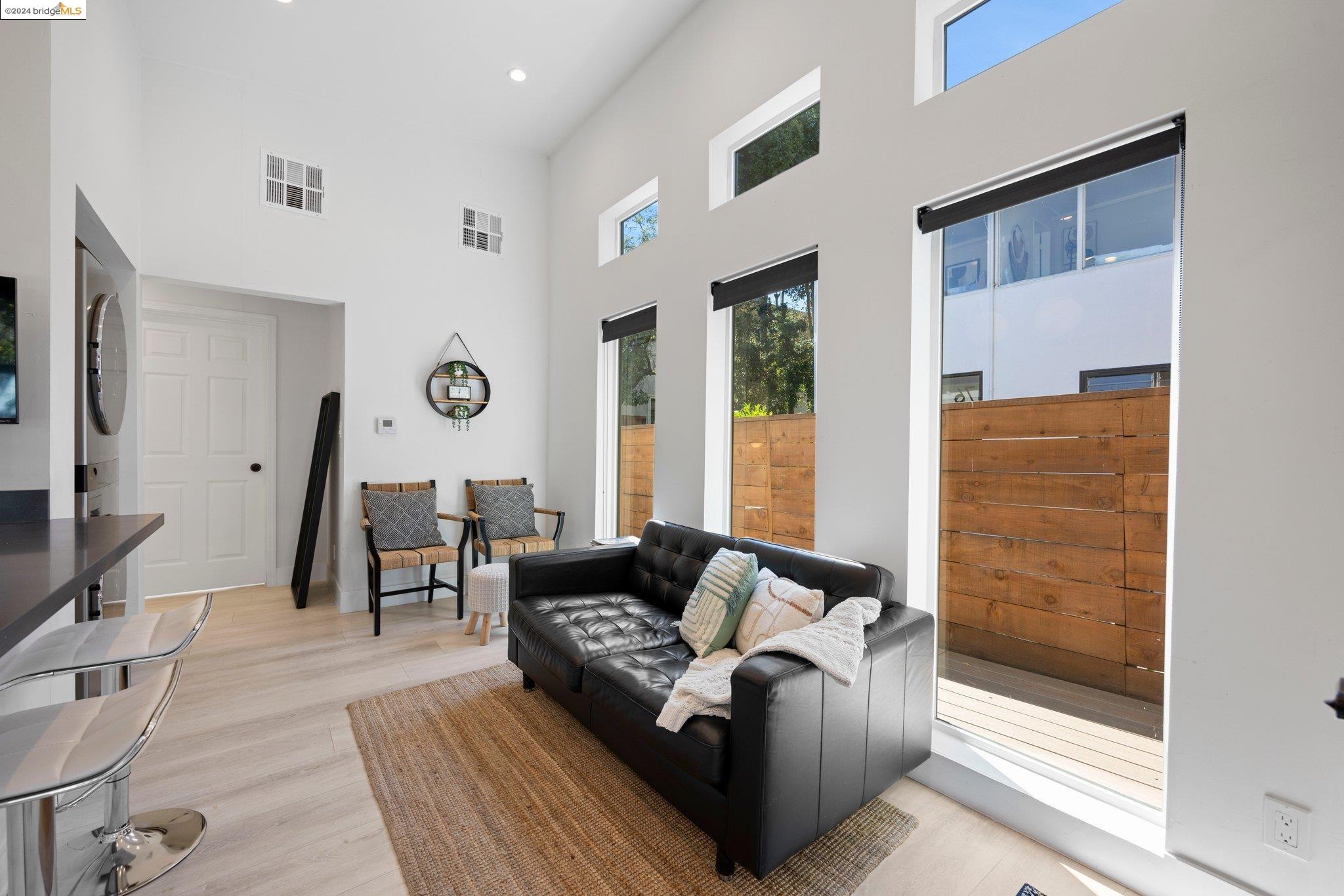 174 Santa Clara