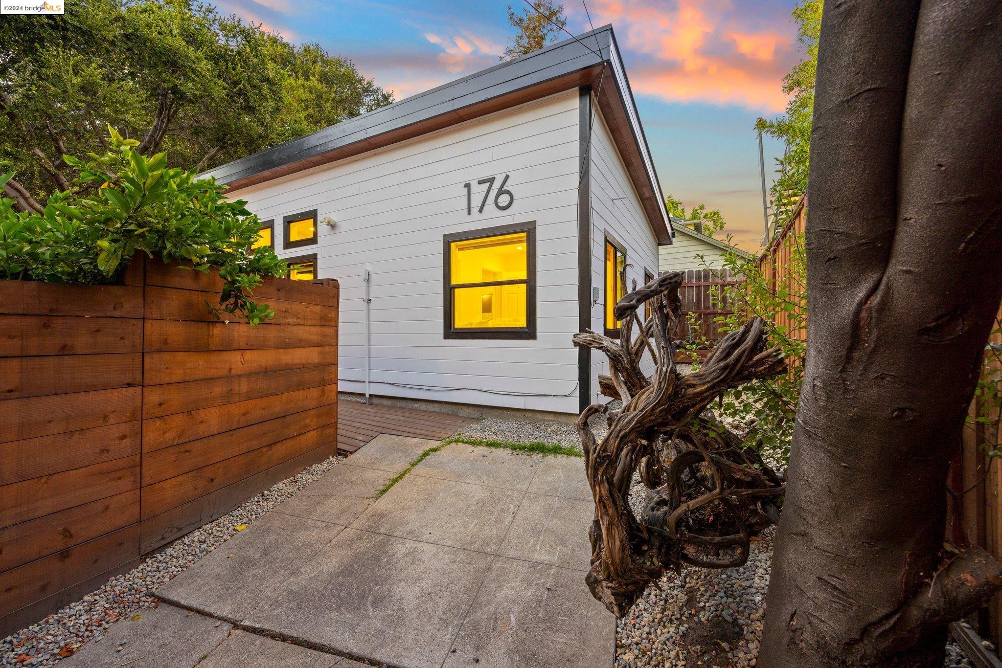174 Santa Clara
