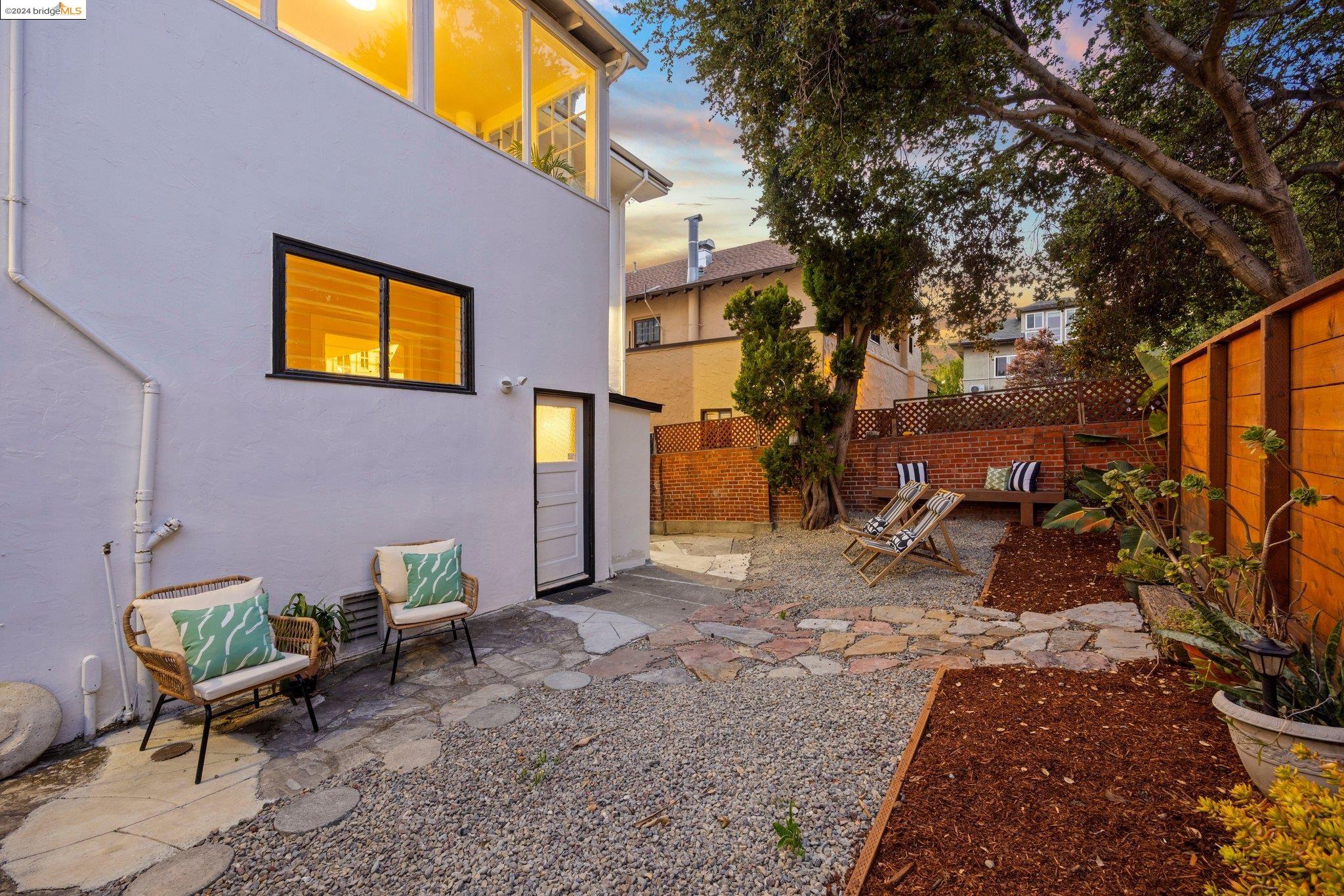 174 Santa Clara