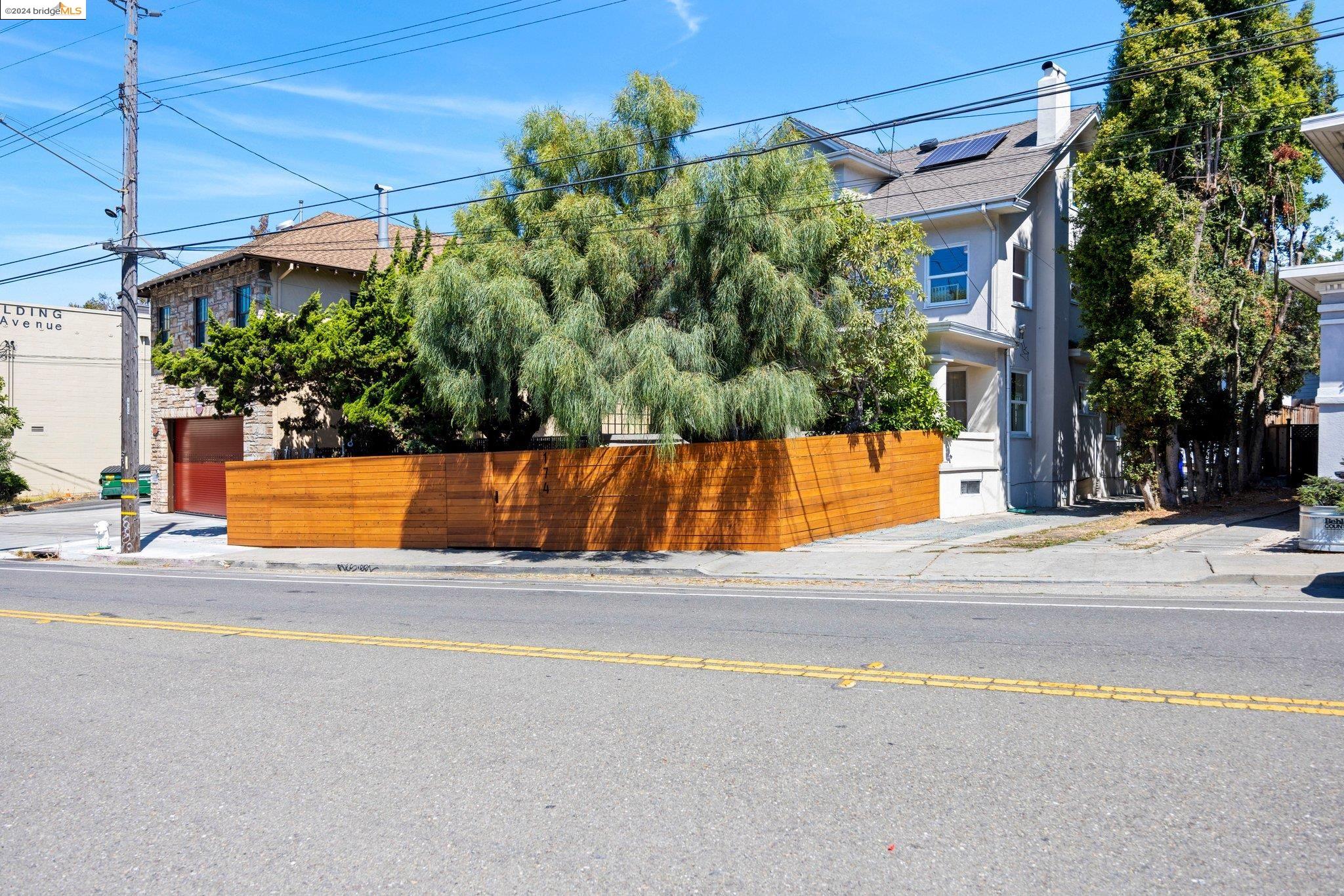 174 Santa Clara