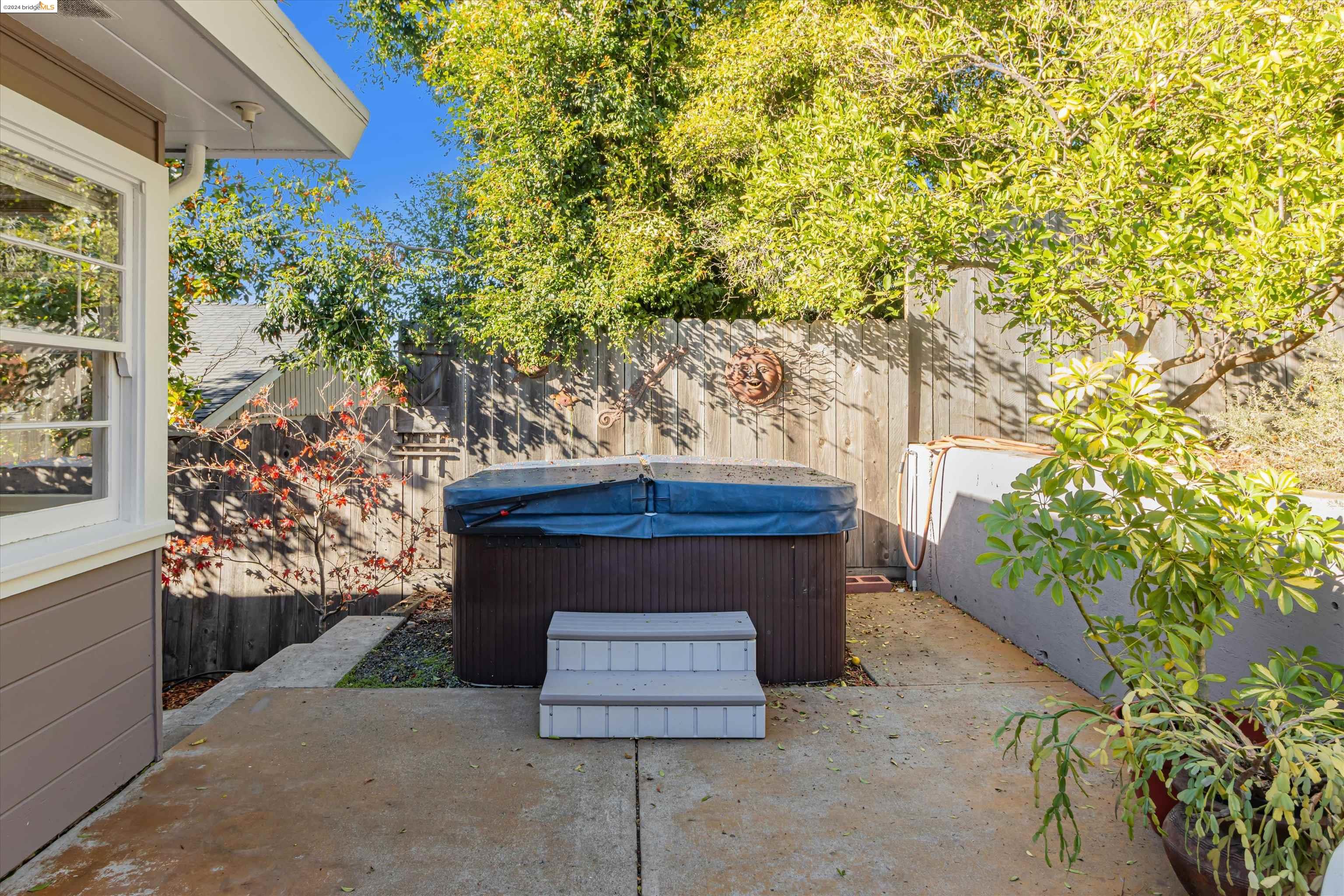 6100 Outlook Ave