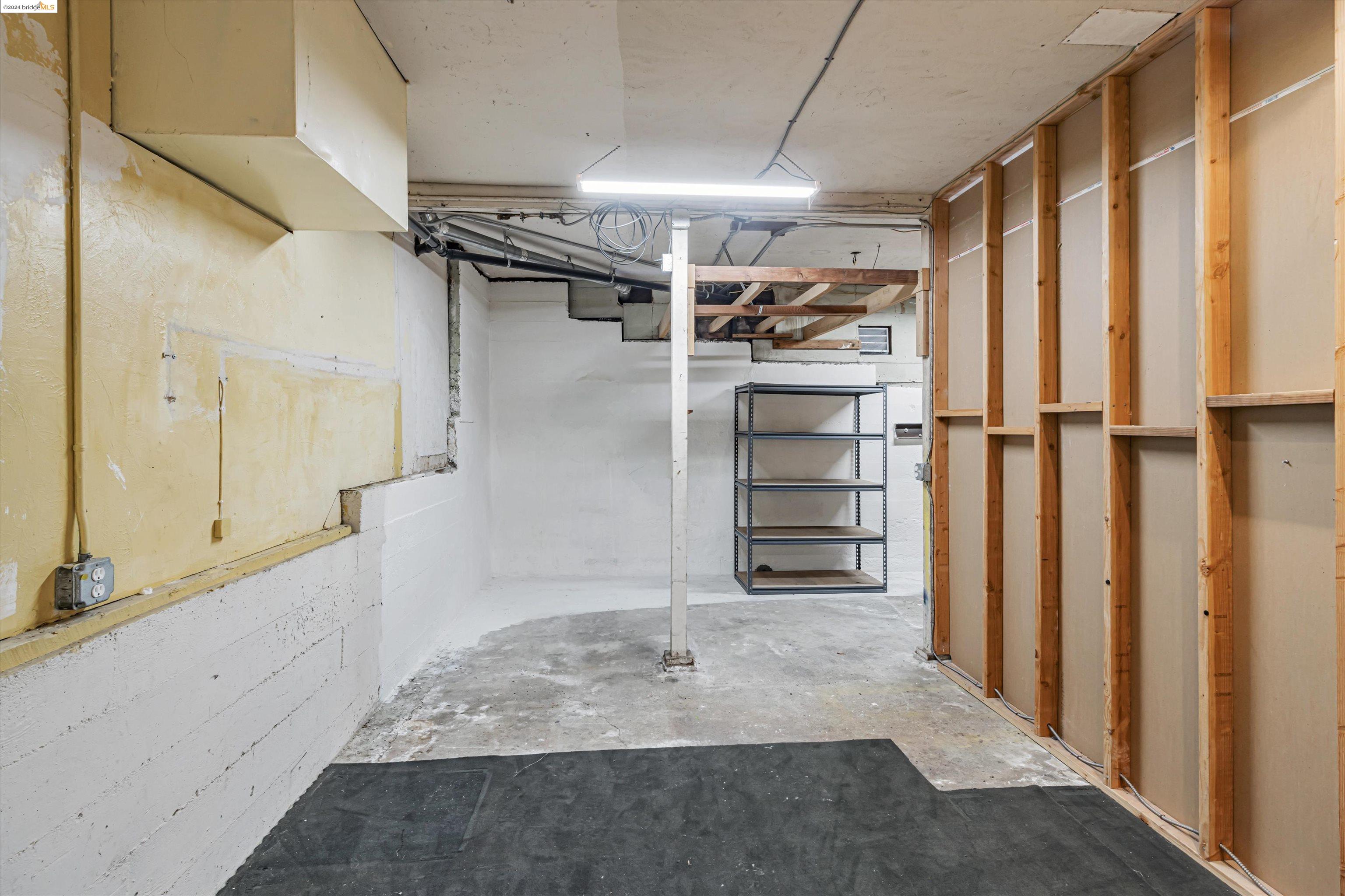 6100 Outlook Ave